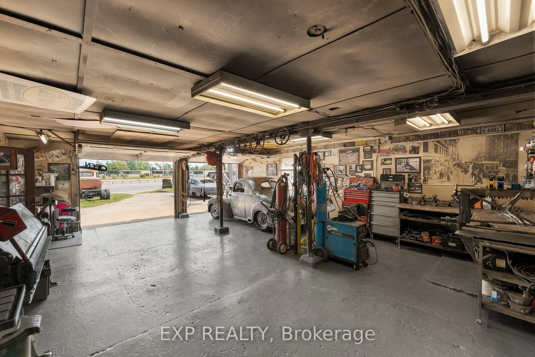 5514 Highway 11 South, R R 1