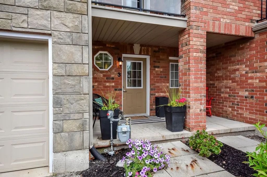 49 Ferndale Drive S, #3