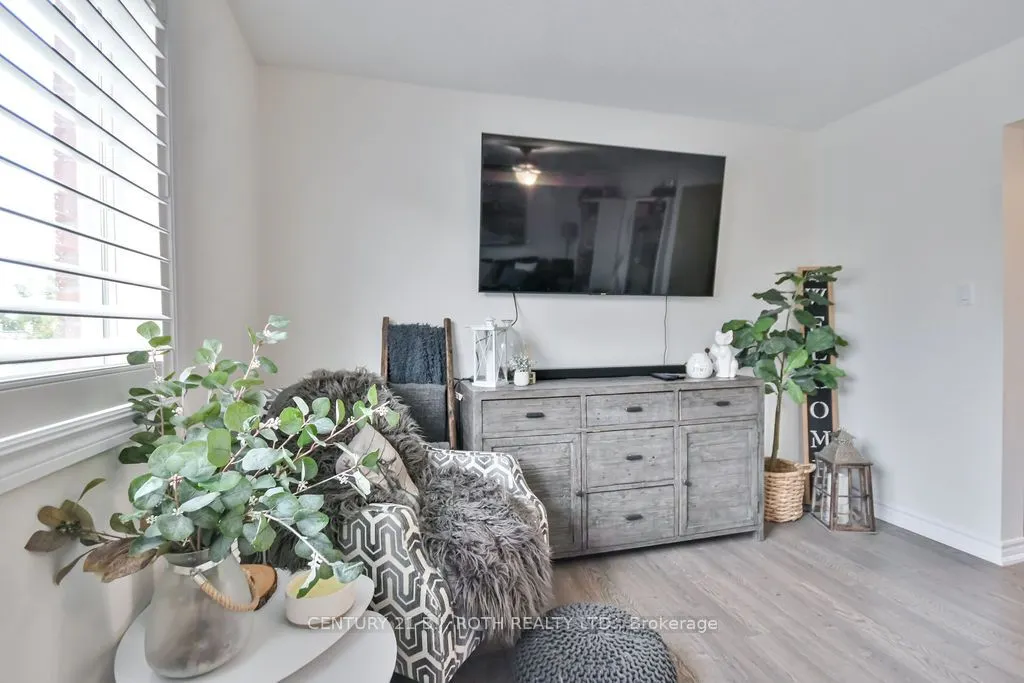 49 Ferndale Drive S, #3