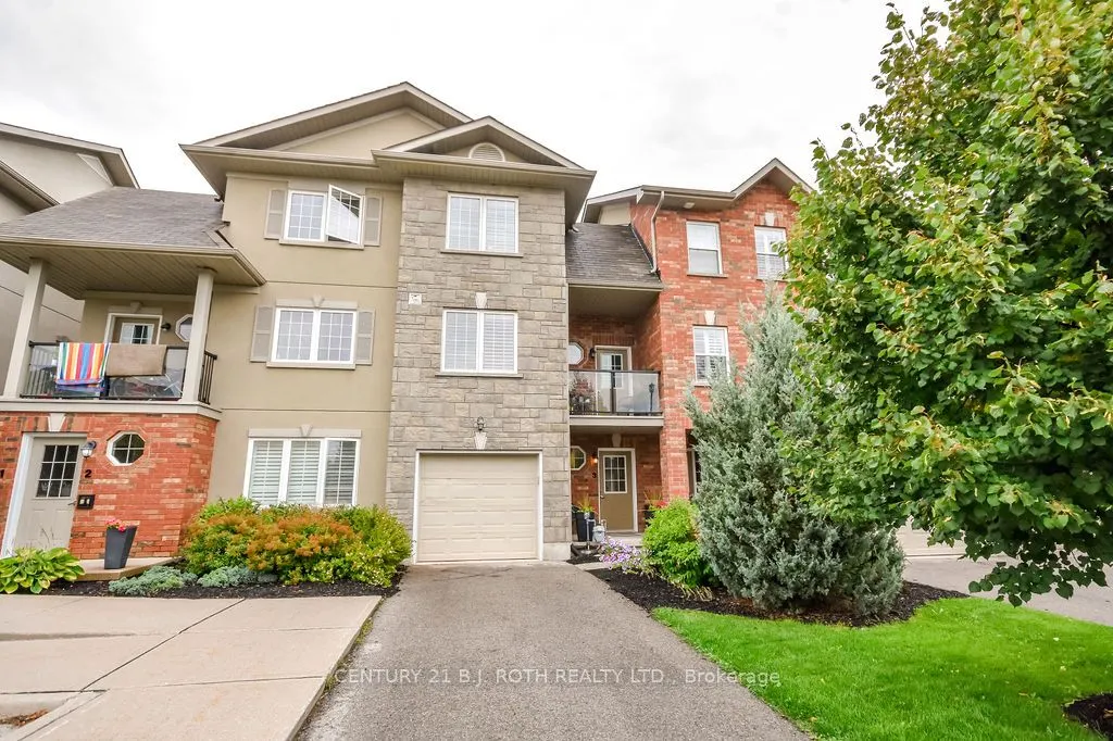 49 Ferndale Drive S, #3