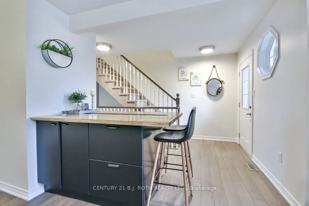 49 Ferndale Drive S, #3
