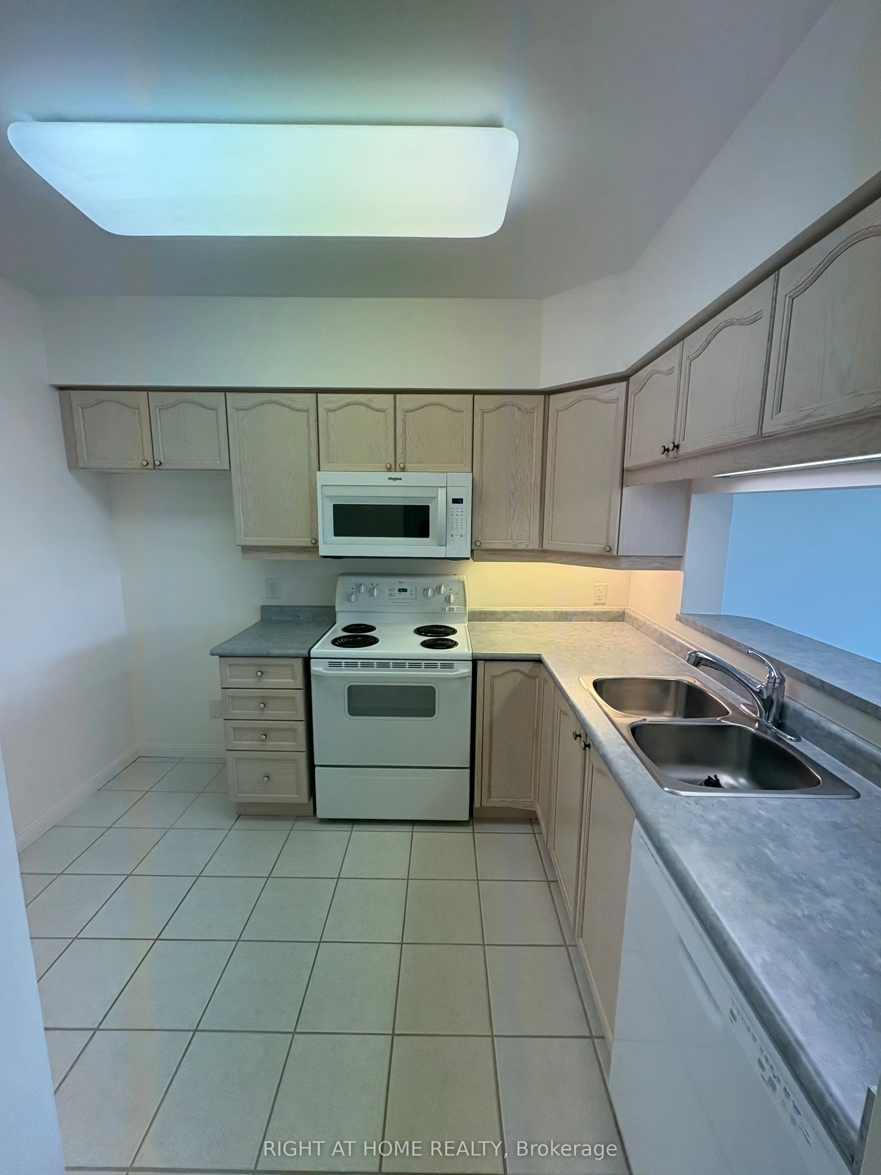 90 Dean Avenue, #317