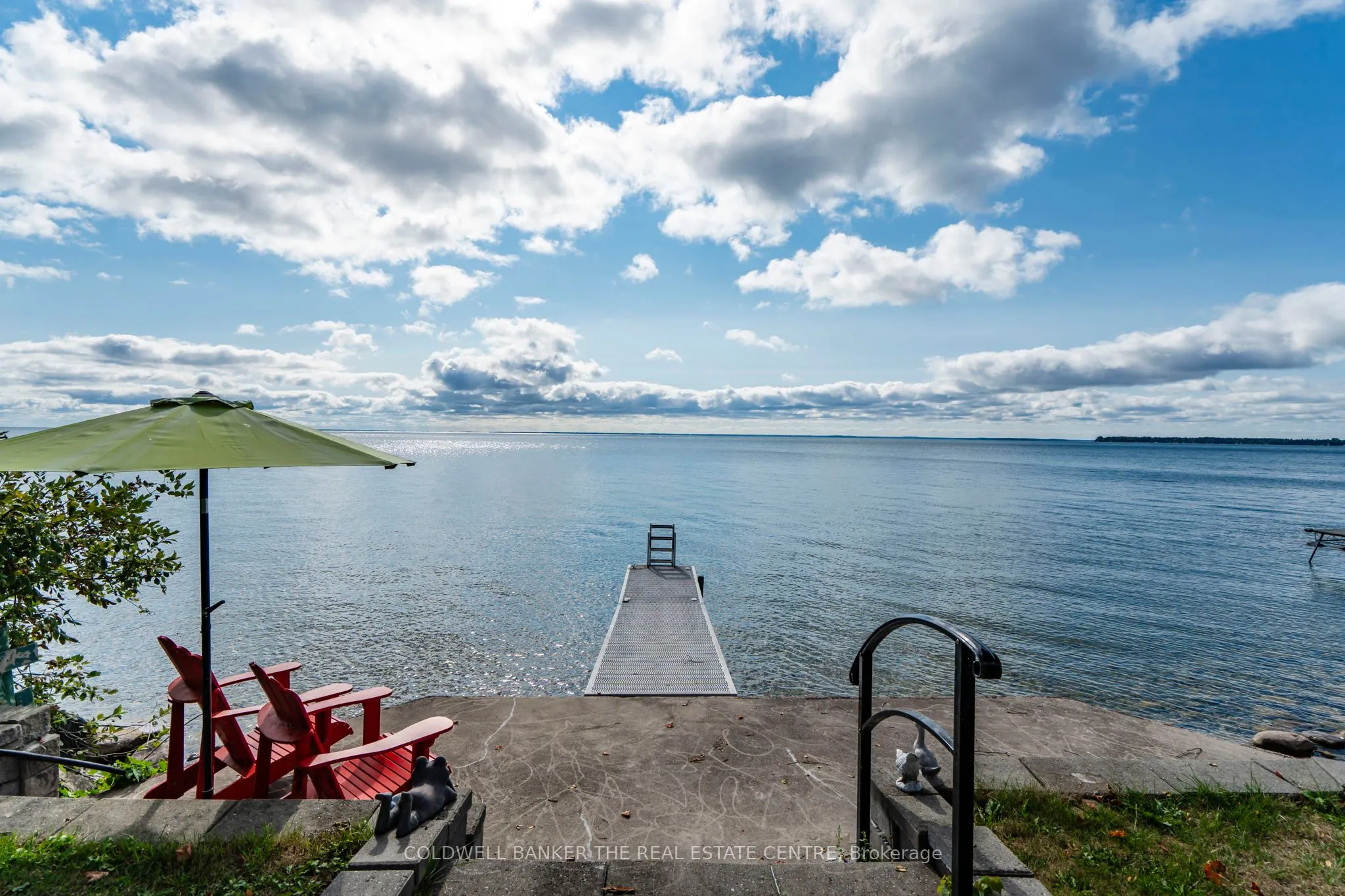 115 Lakeshore Road W