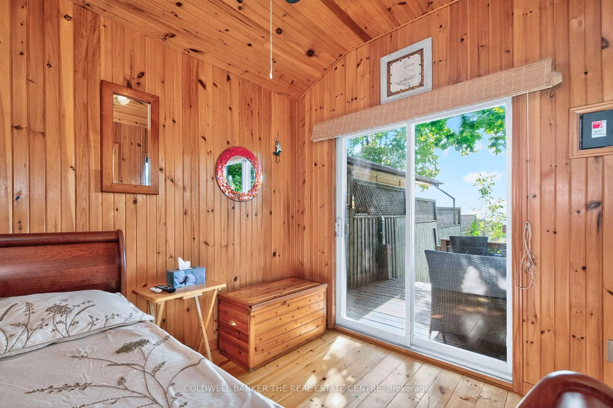 115 Lakeshore Road W