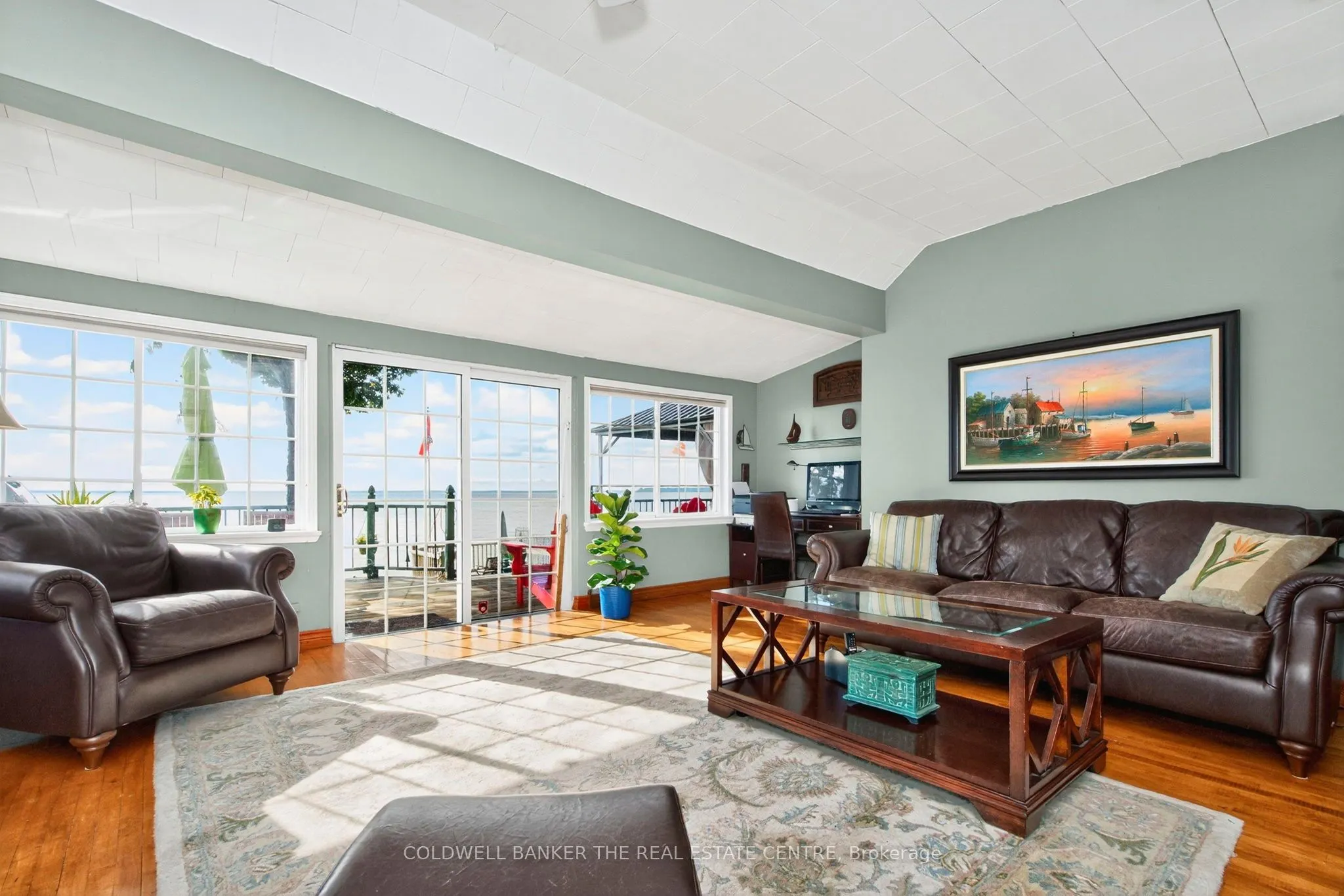 115 Lakeshore Road W