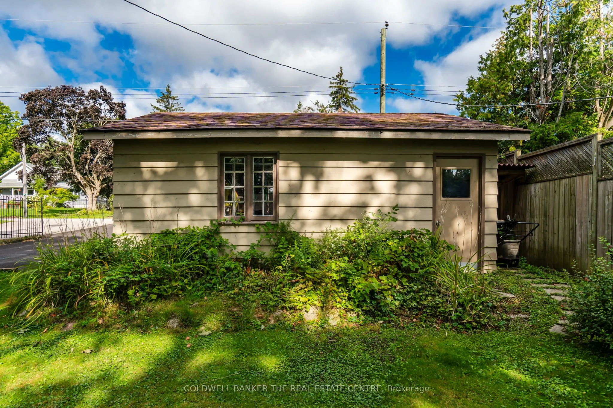 115 Lakeshore Road W