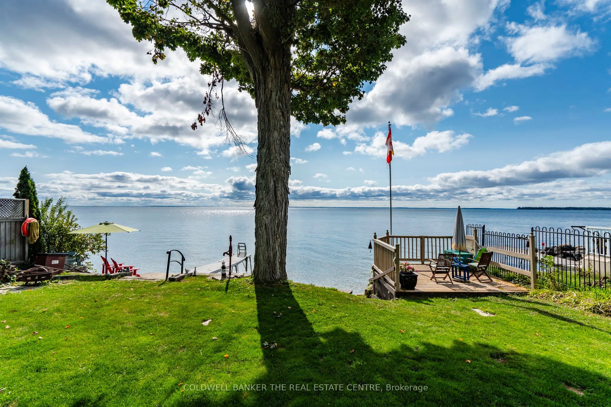 115 Lakeshore Road W