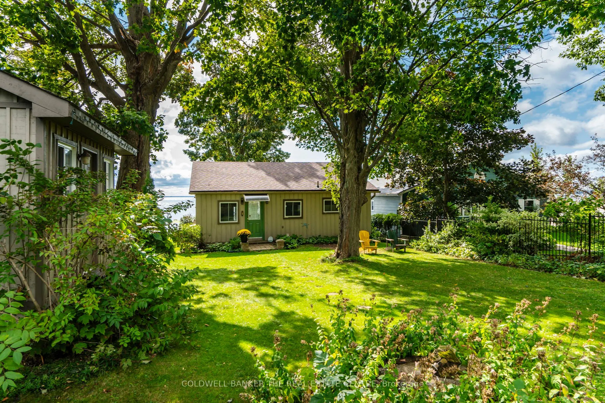 115 Lakeshore Road W