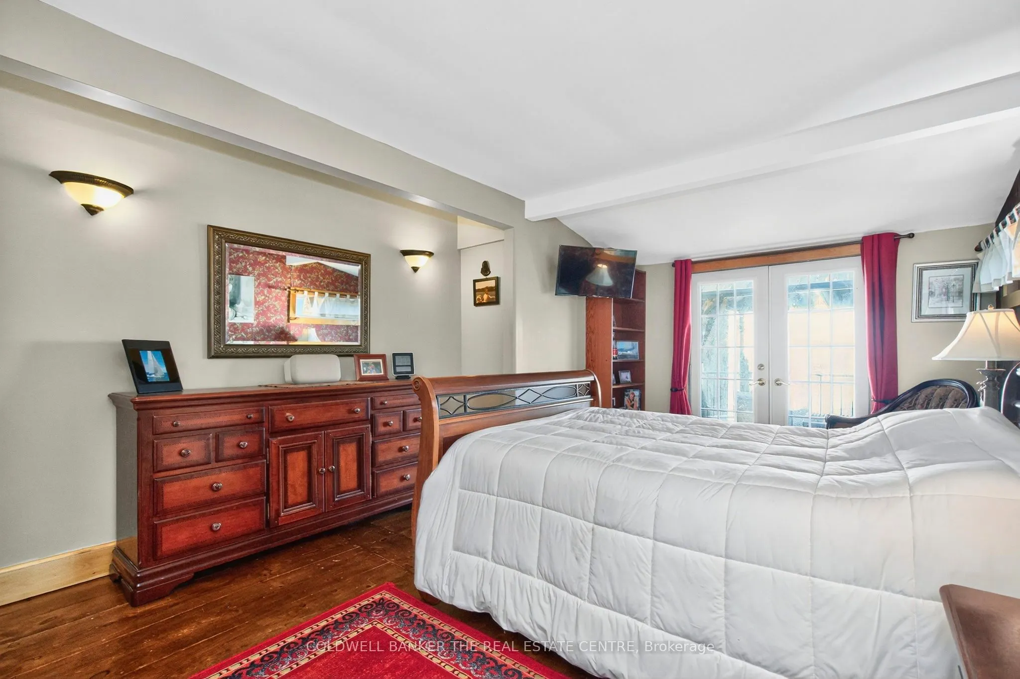115 Lakeshore Road W