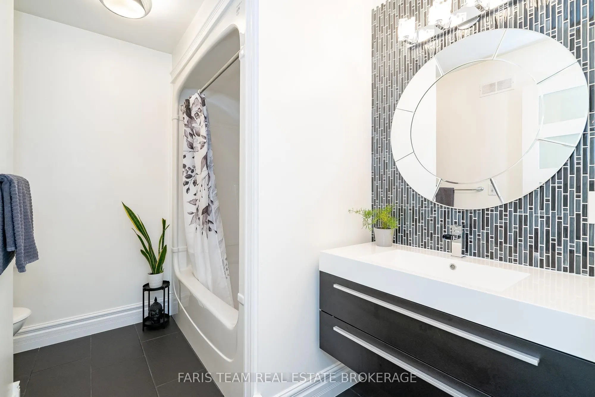 127 Goldfinch Crescent