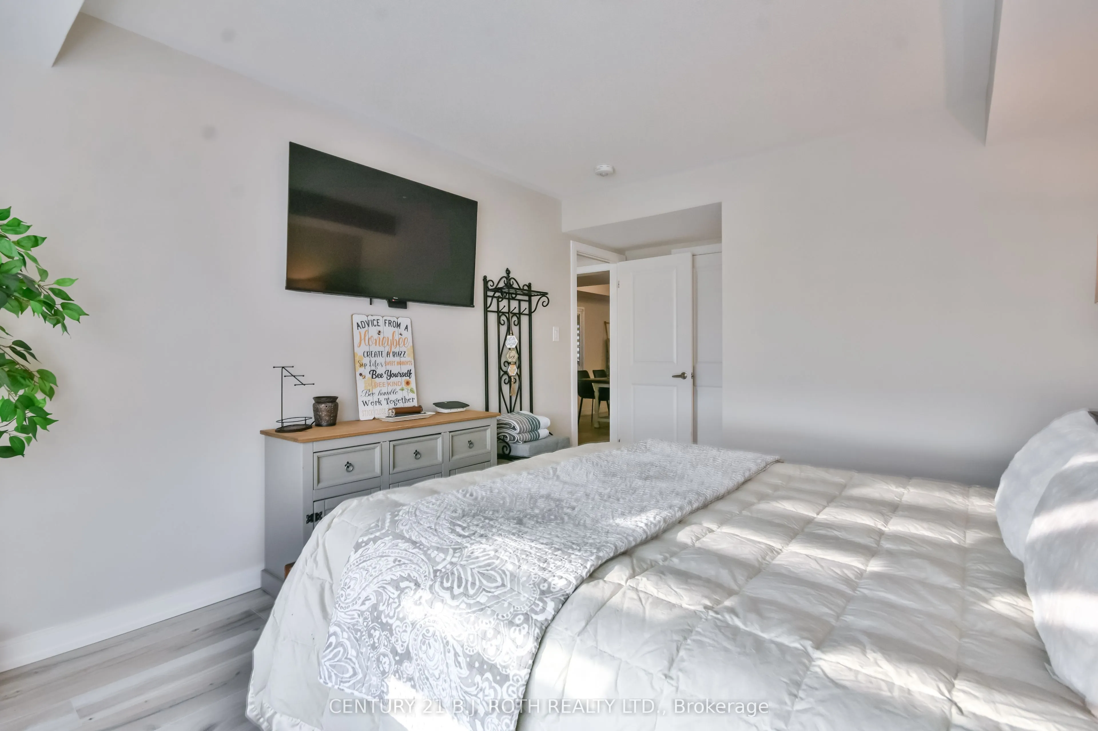 64 APPLETREE Lane, #69