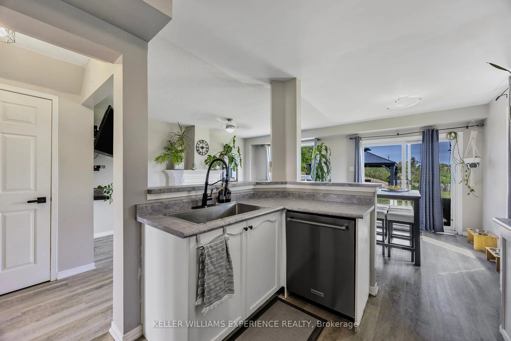 13 Sunset Place
