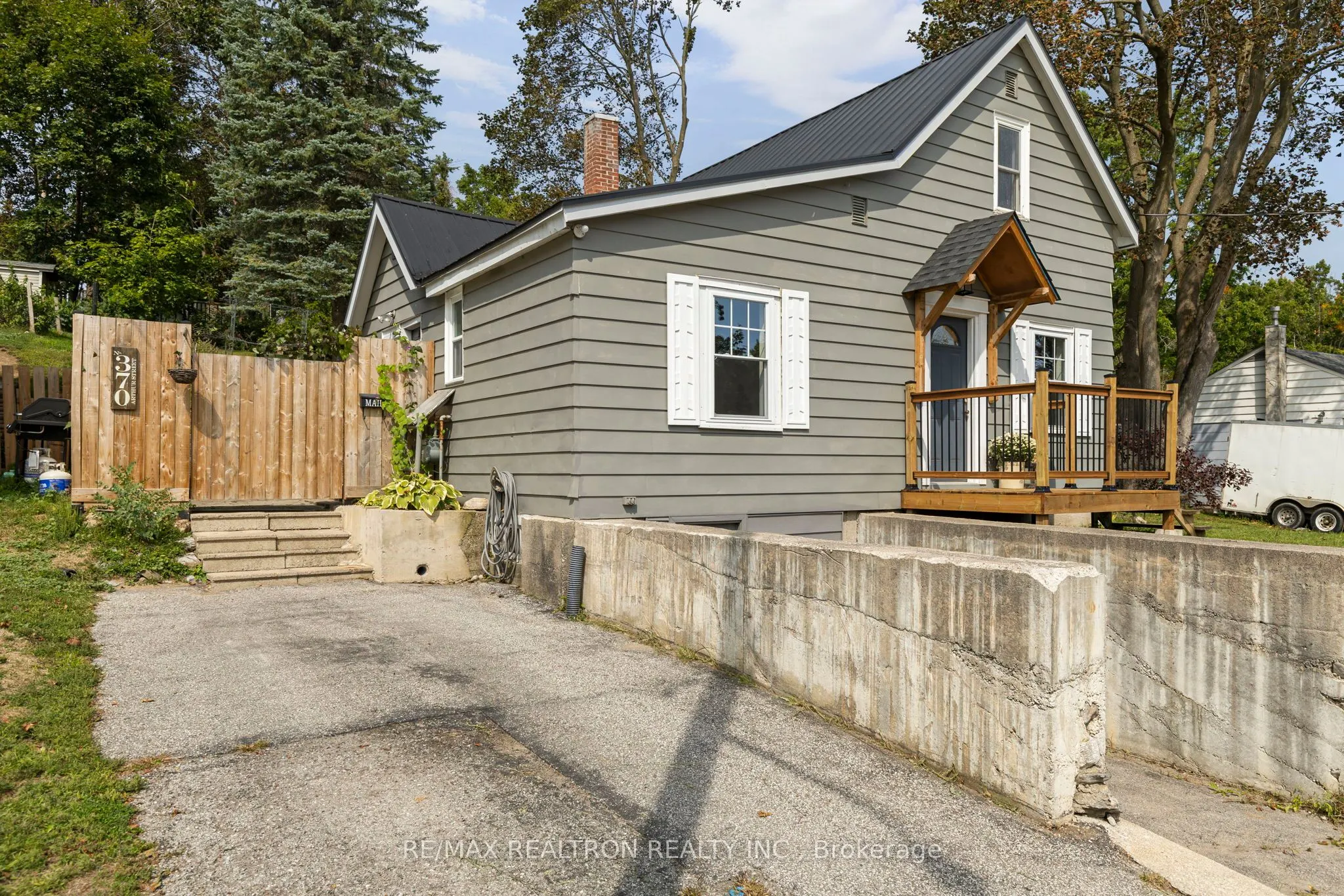 370 Arthur Street