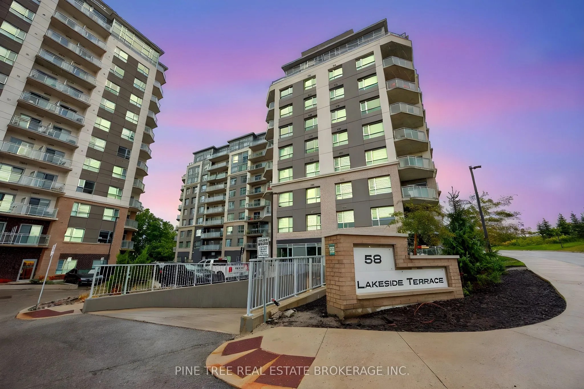 58 Lakeside Terrace, #305