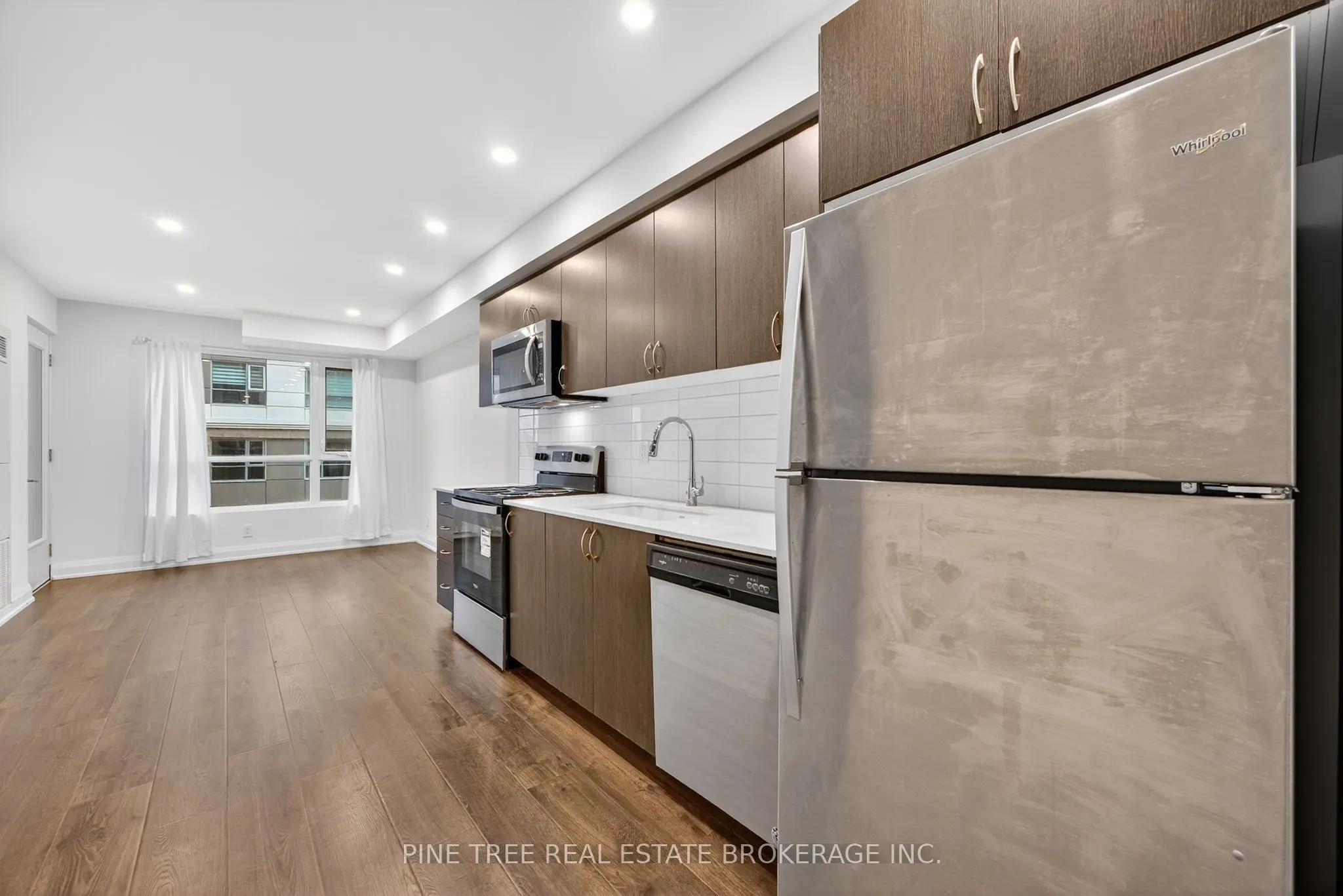 58 Lakeside Terrace, #305