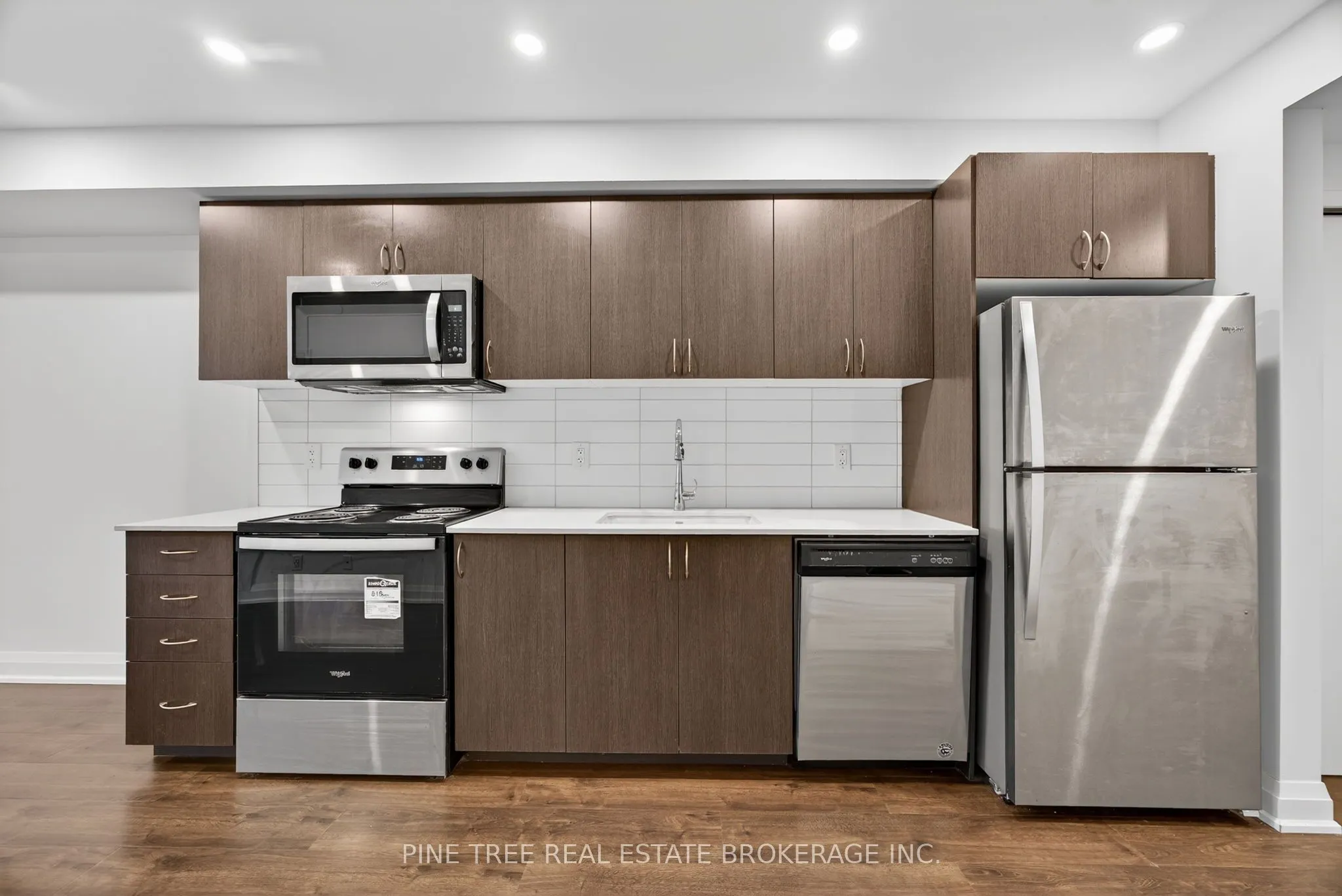 58 Lakeside Terrace, #305