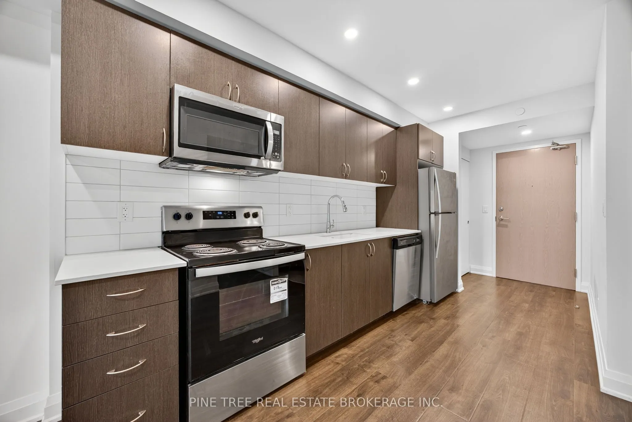 58 Lakeside Terrace, #305