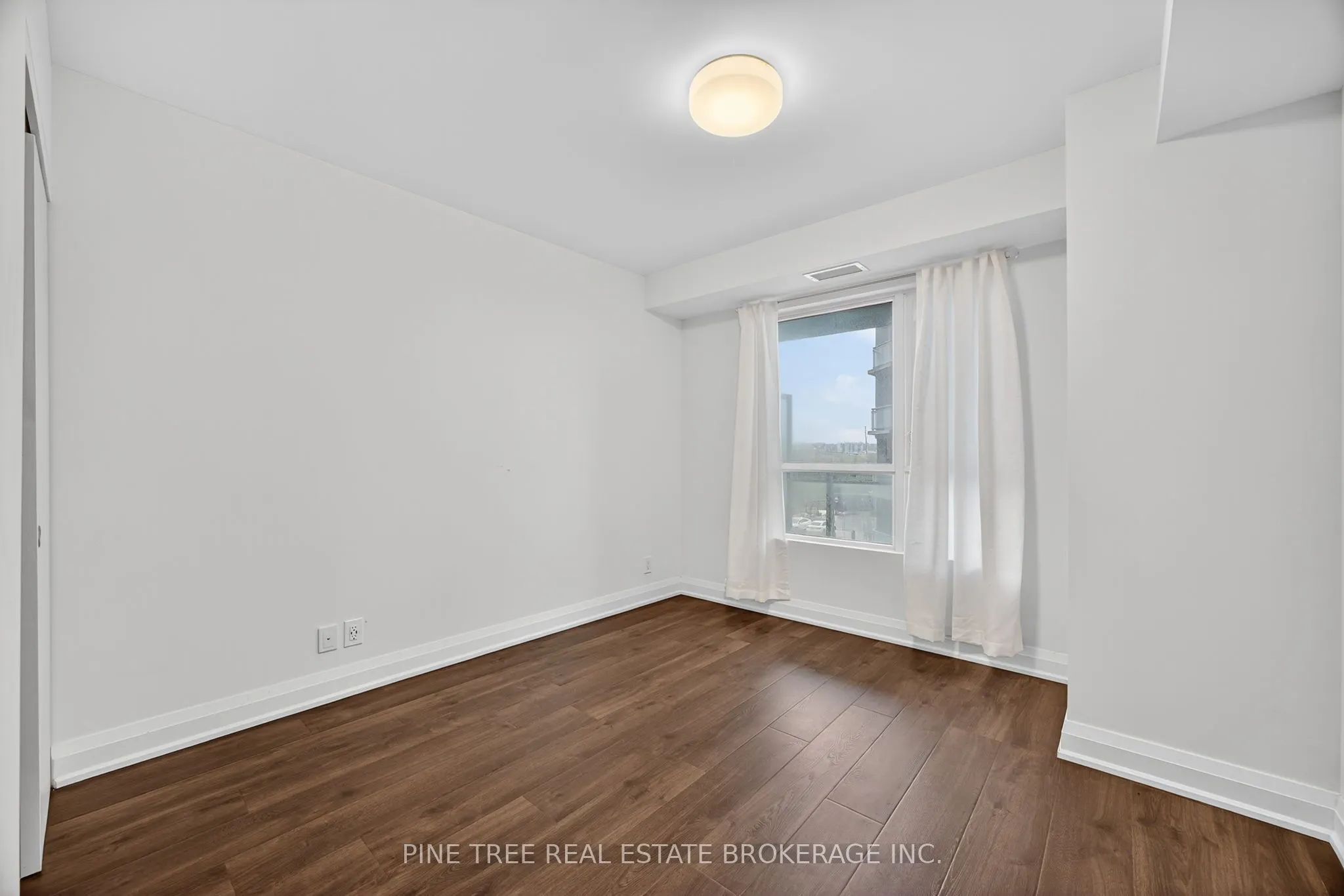58 Lakeside Terrace, #305