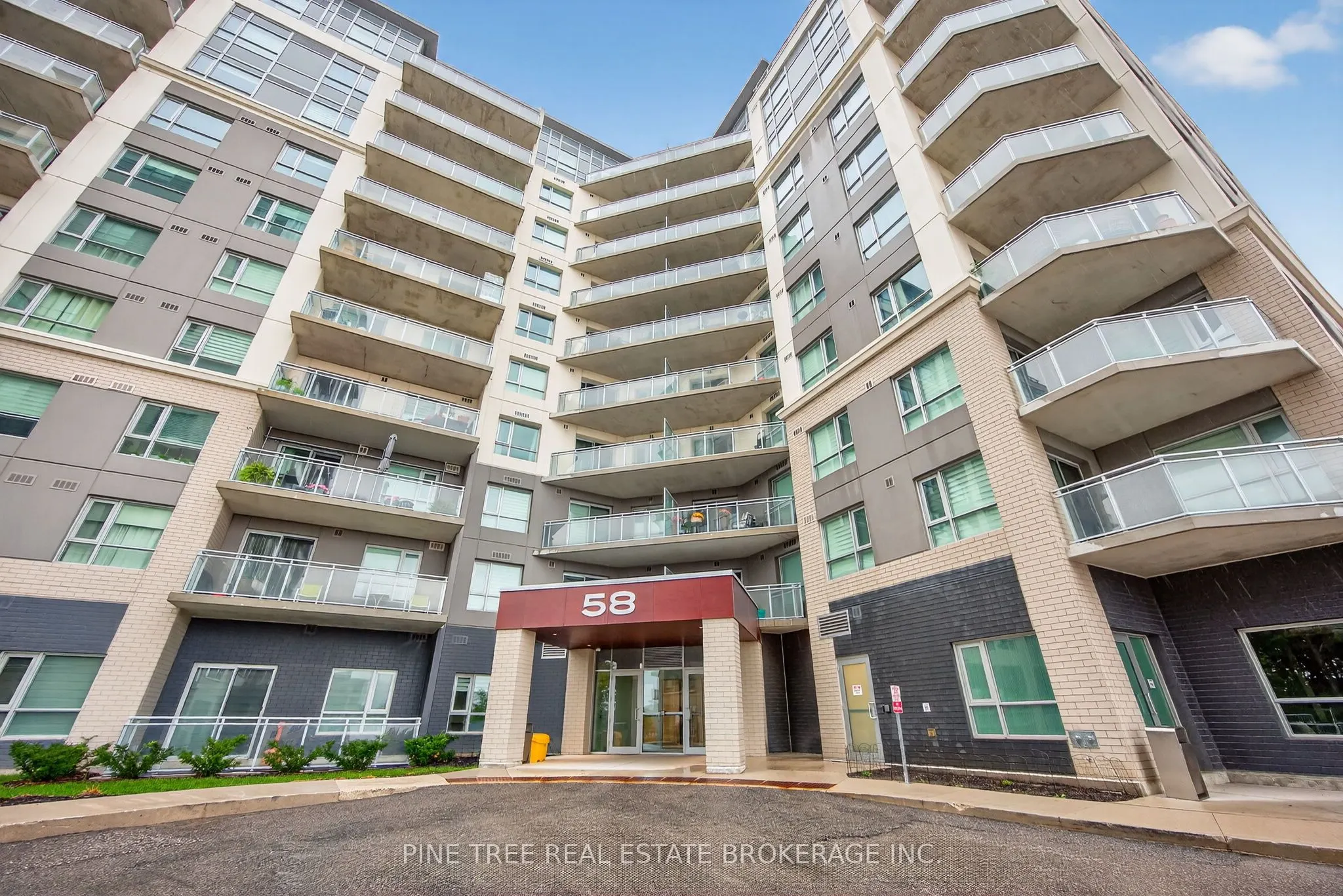 58 Lakeside Terrace, #305