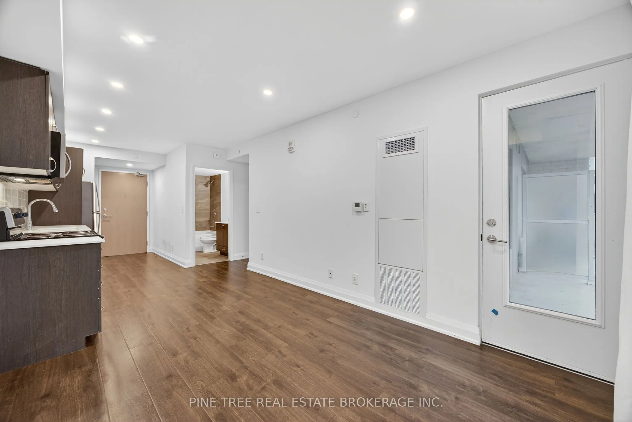 58 Lakeside Terrace, #305