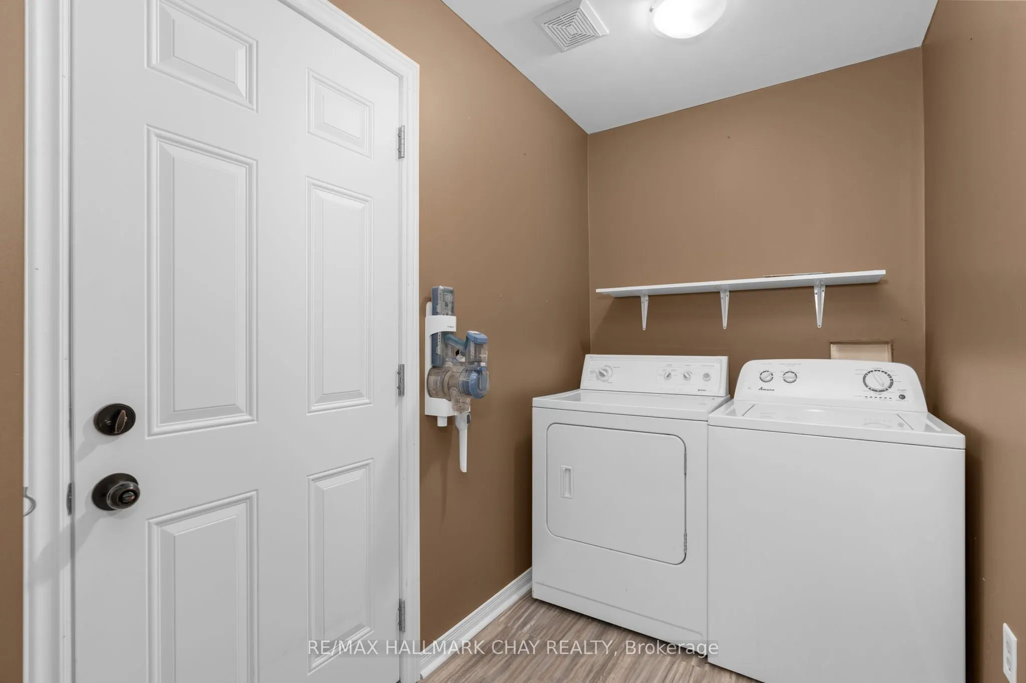 294 Hickling Trail