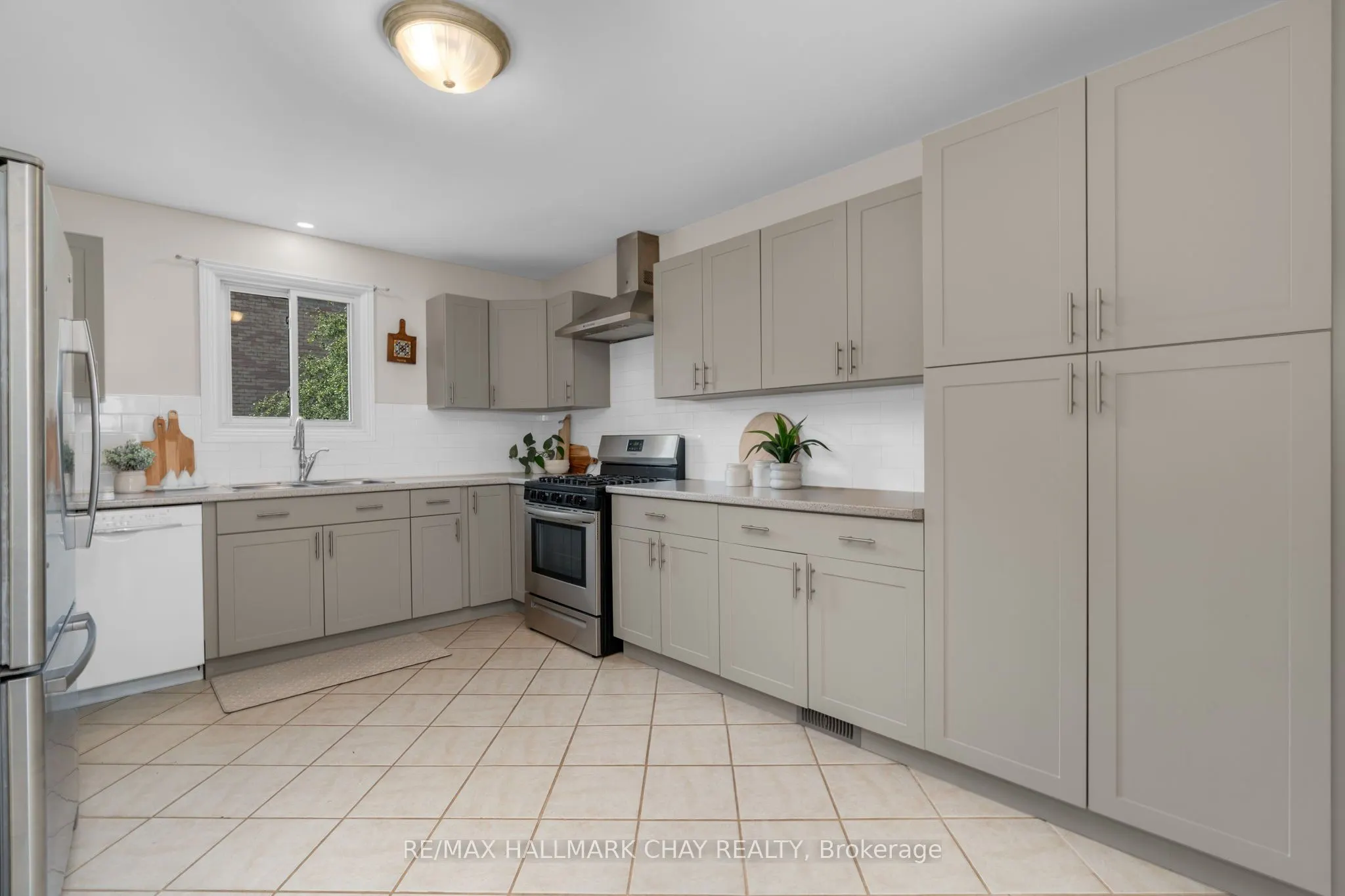 294 Hickling Trail
