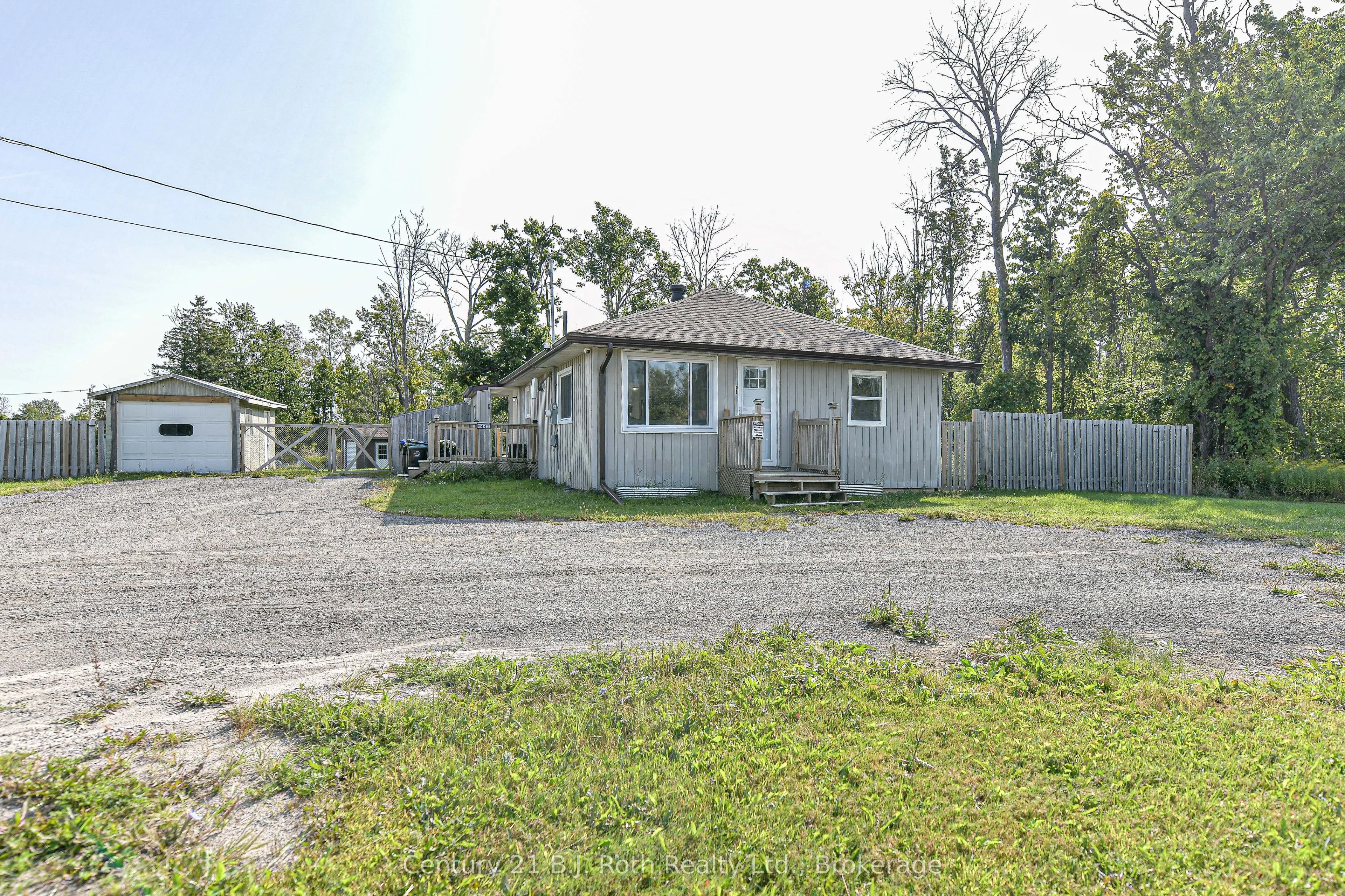 8441 11 Highway N
