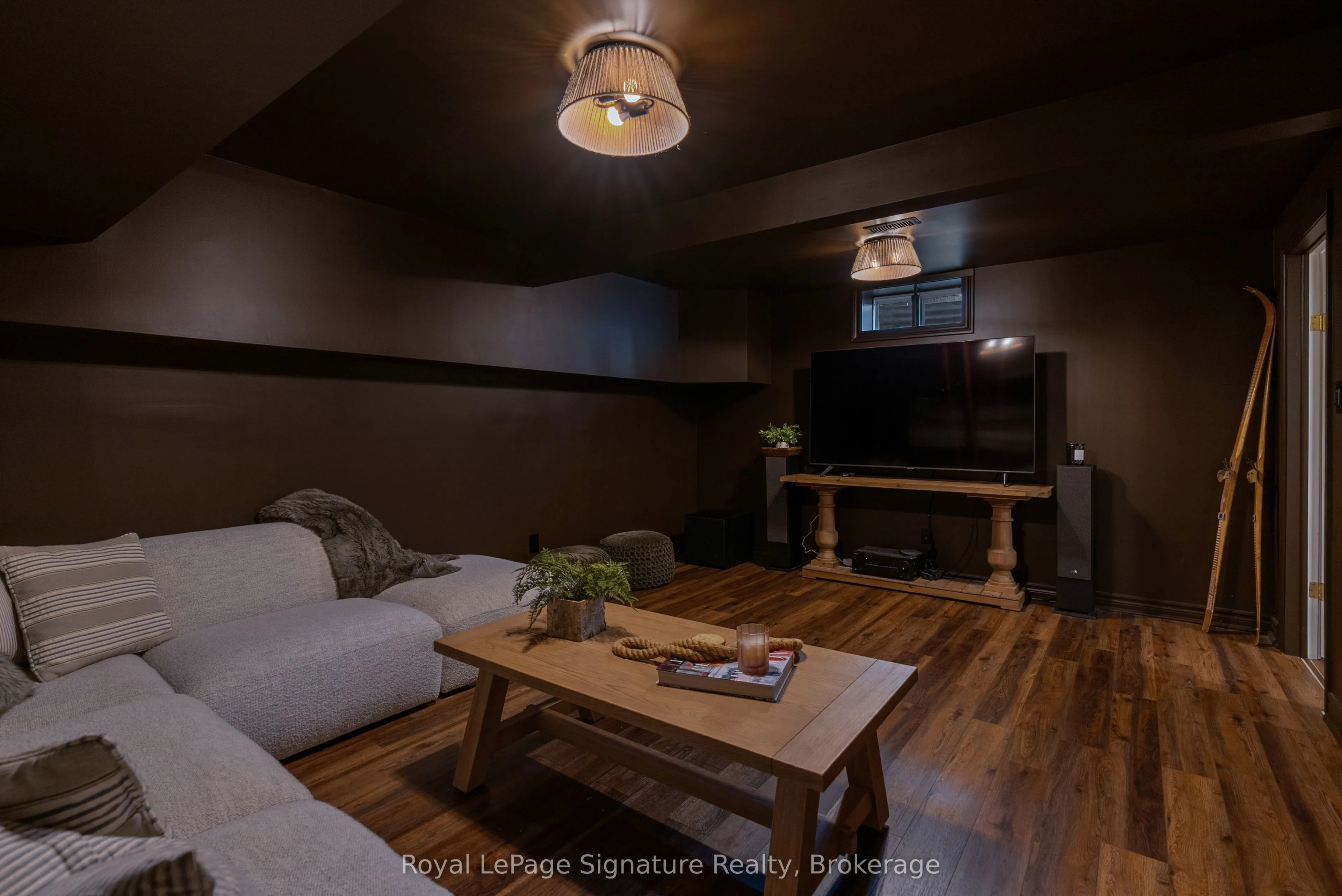 8302 POPLAR Side Road