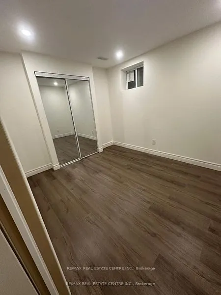 14 Lindsay Court