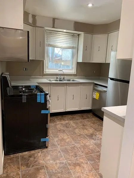 14 Lindsay Court