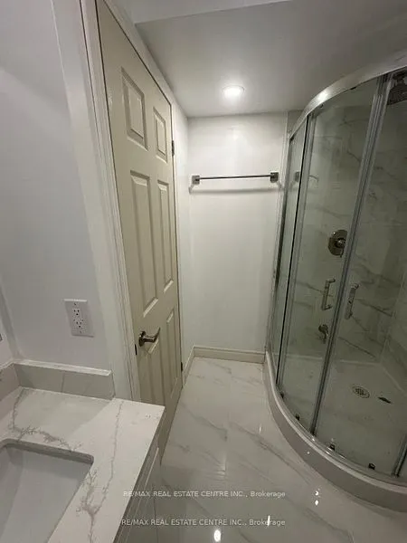 14 Lindsay Court
