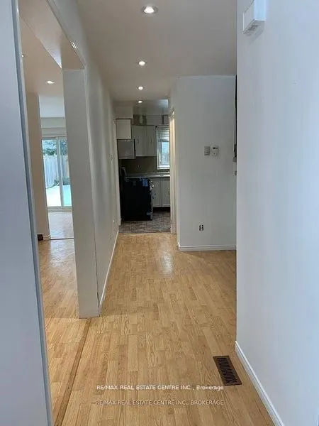 14 Lindsay Court