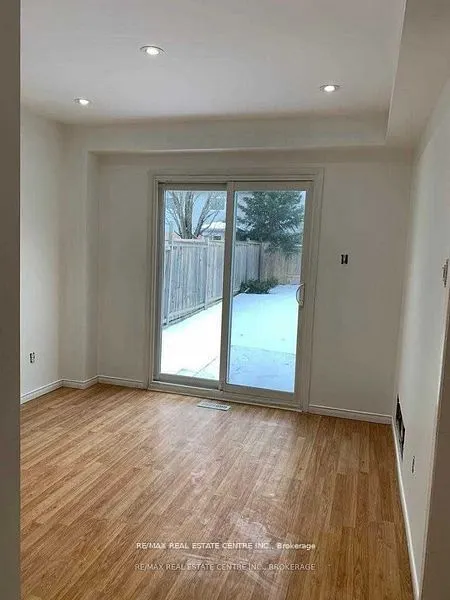 14 Lindsay Court