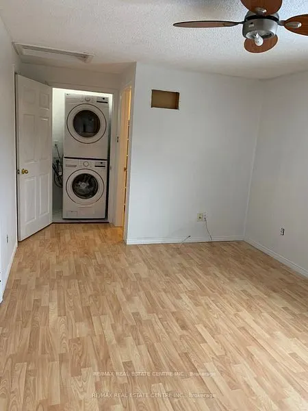 14 Lindsay Court