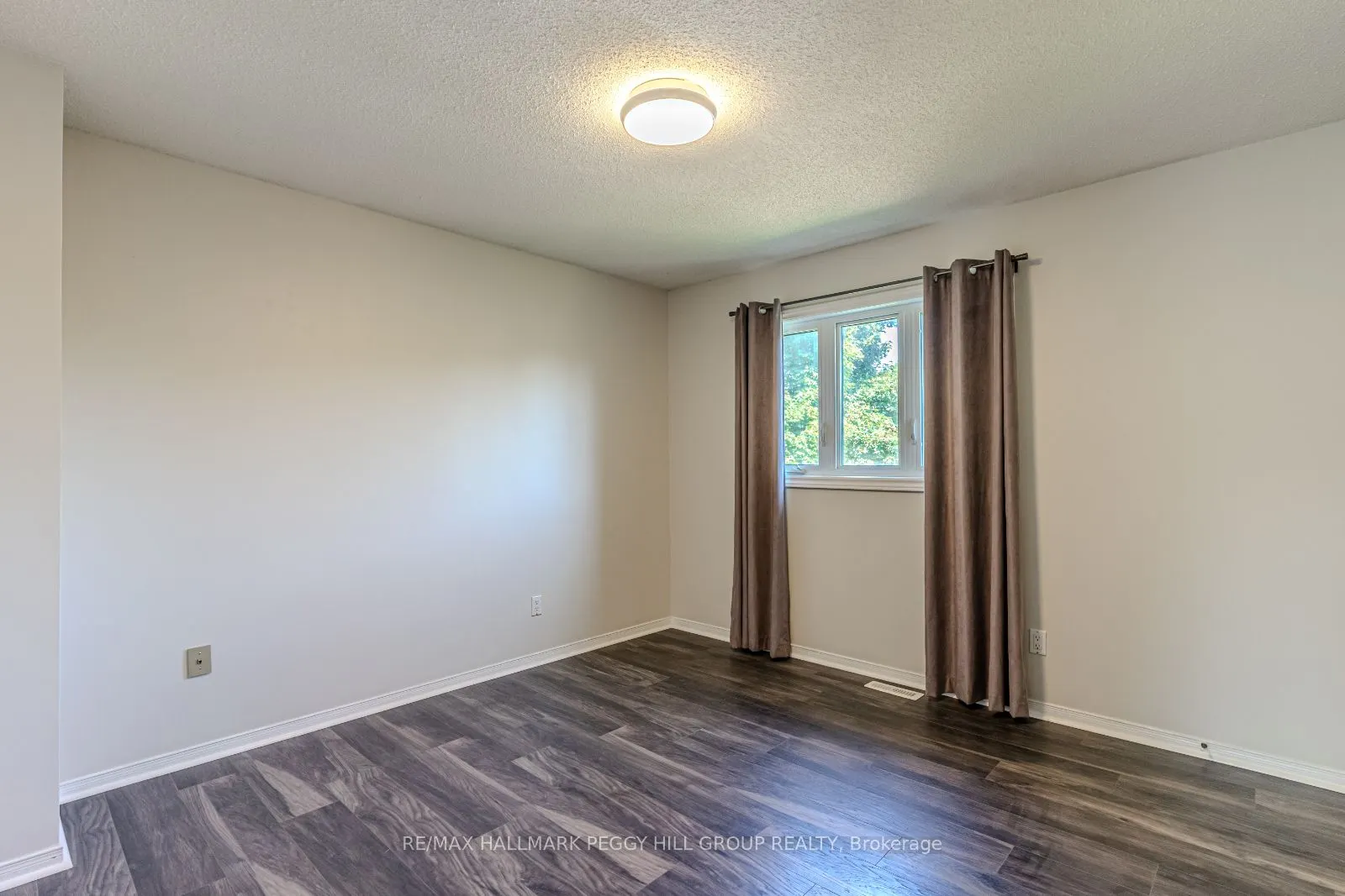 16 Autumn Lane, #Upper