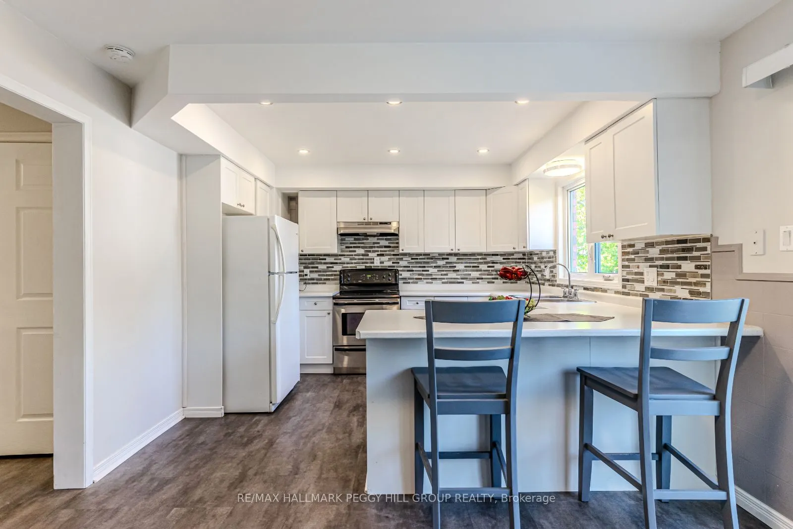 16 Autumn Lane, #Upper