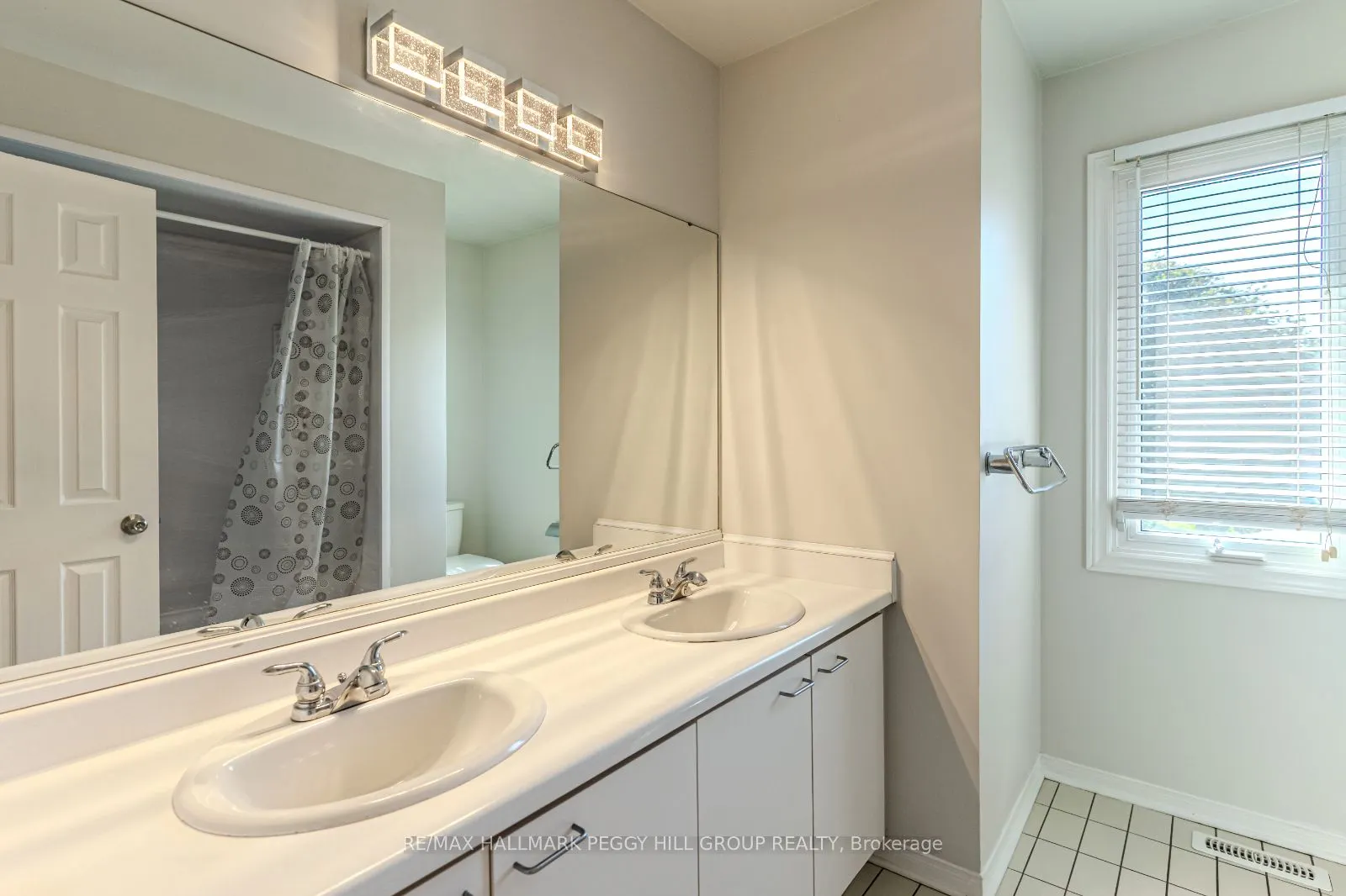 16 Autumn Lane, #Upper