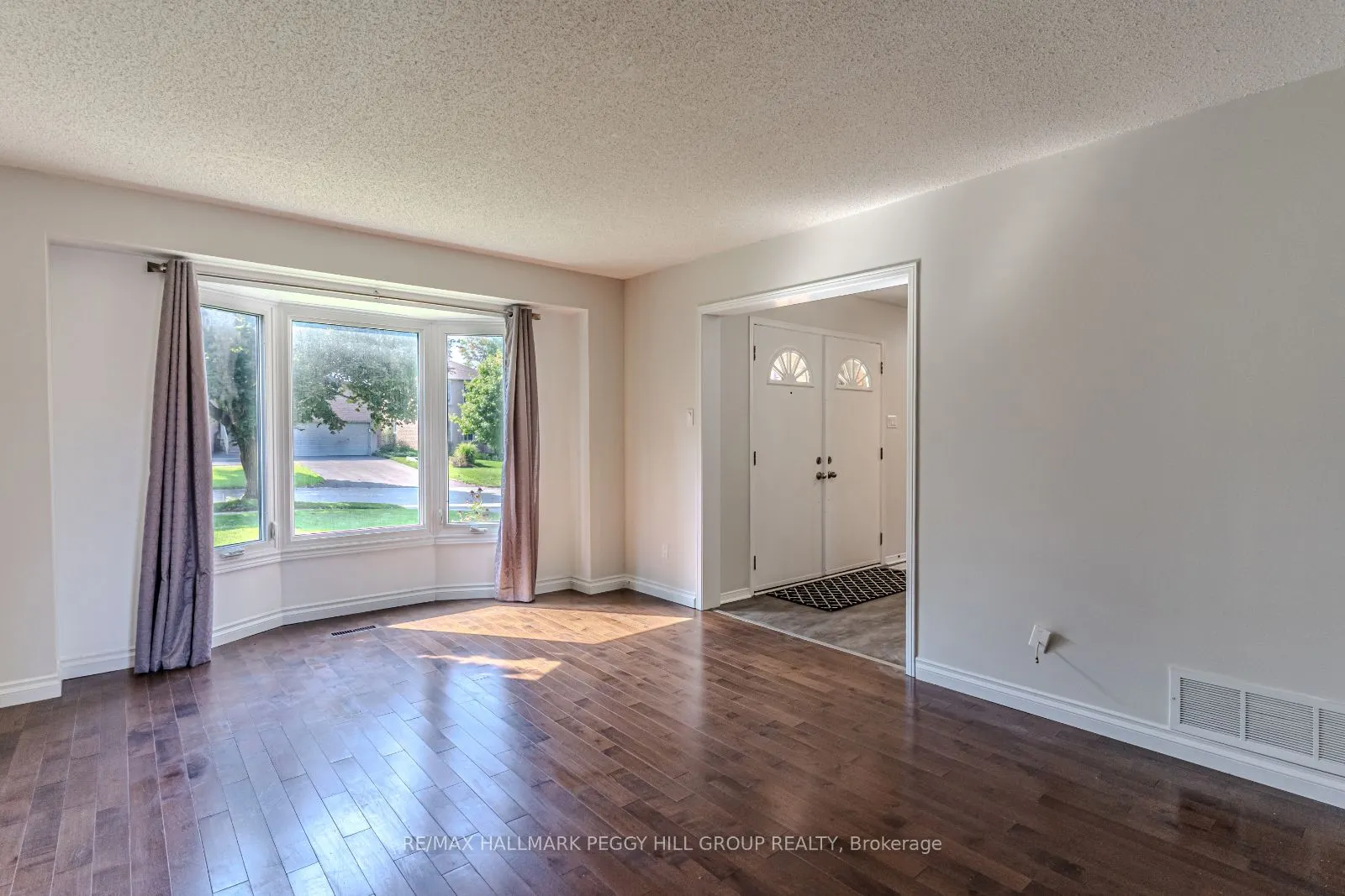 16 Autumn Lane, #Upper