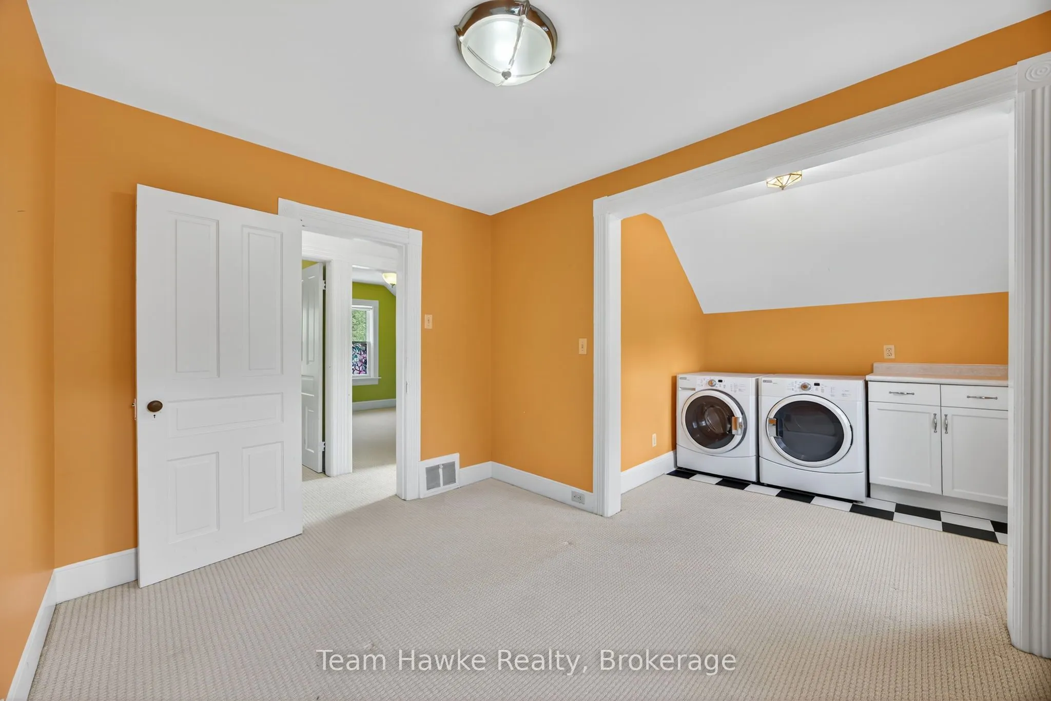 343 Fifth Street E