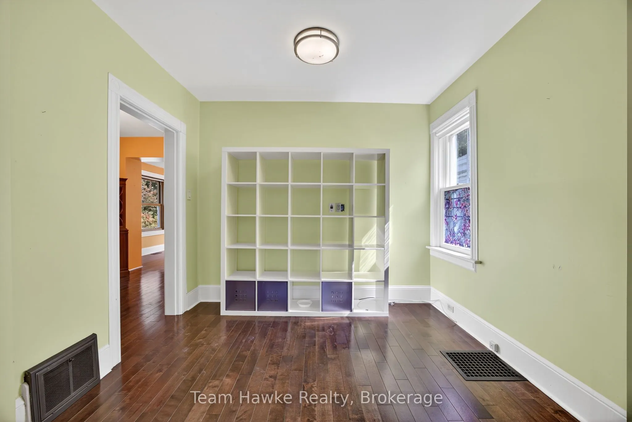 343 Fifth Street E
