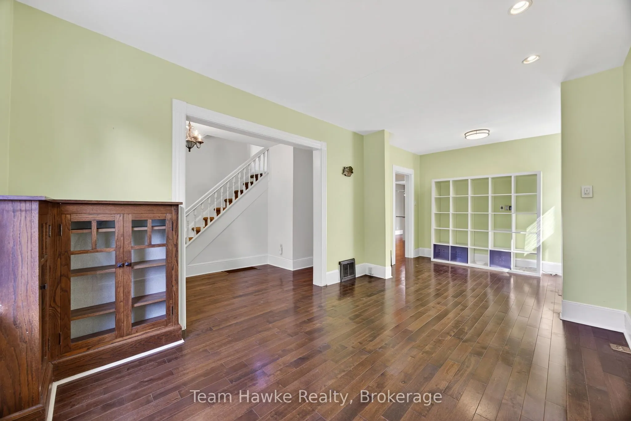 343 Fifth Street E