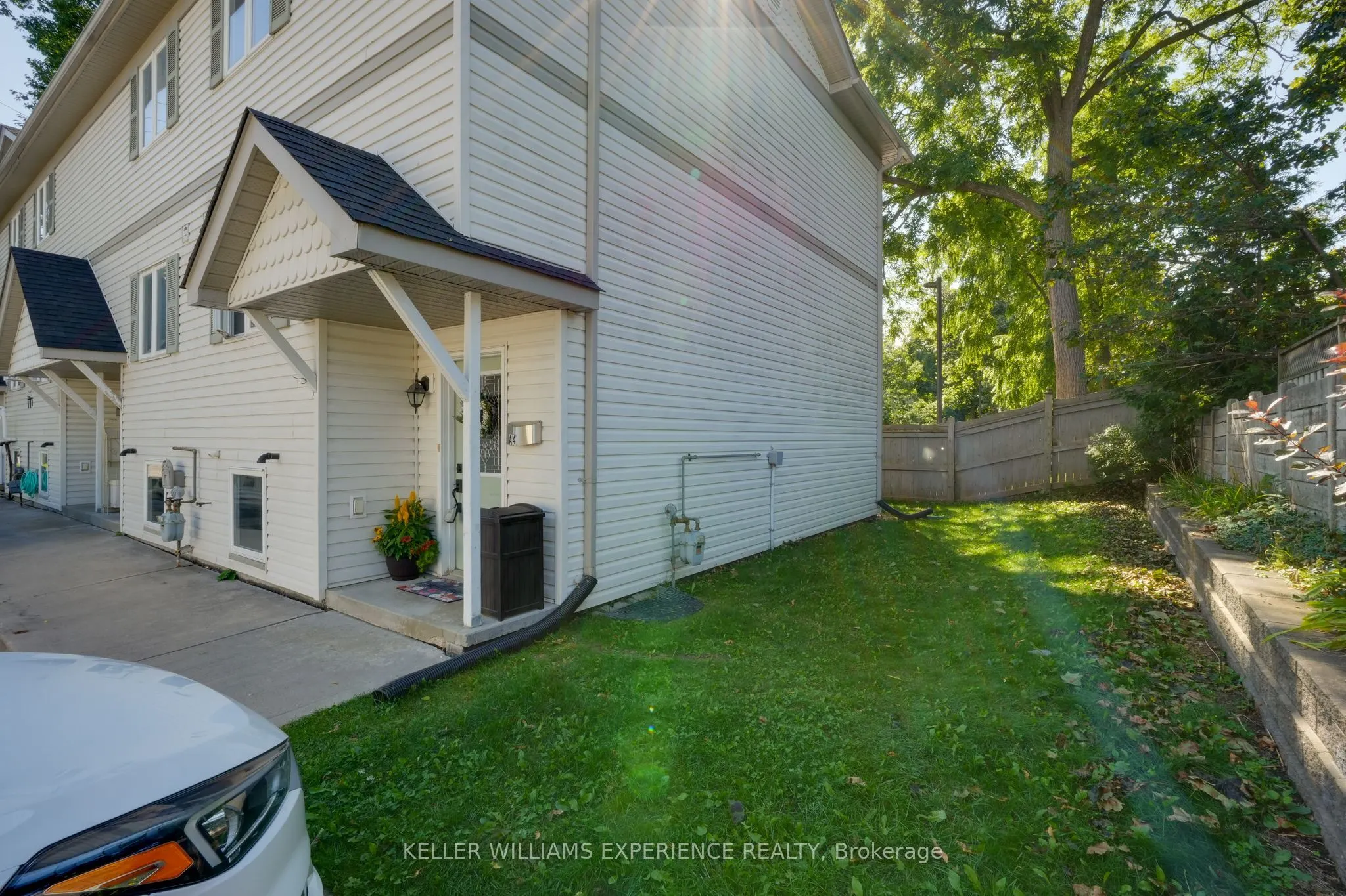 440 Yonge Street, #A4