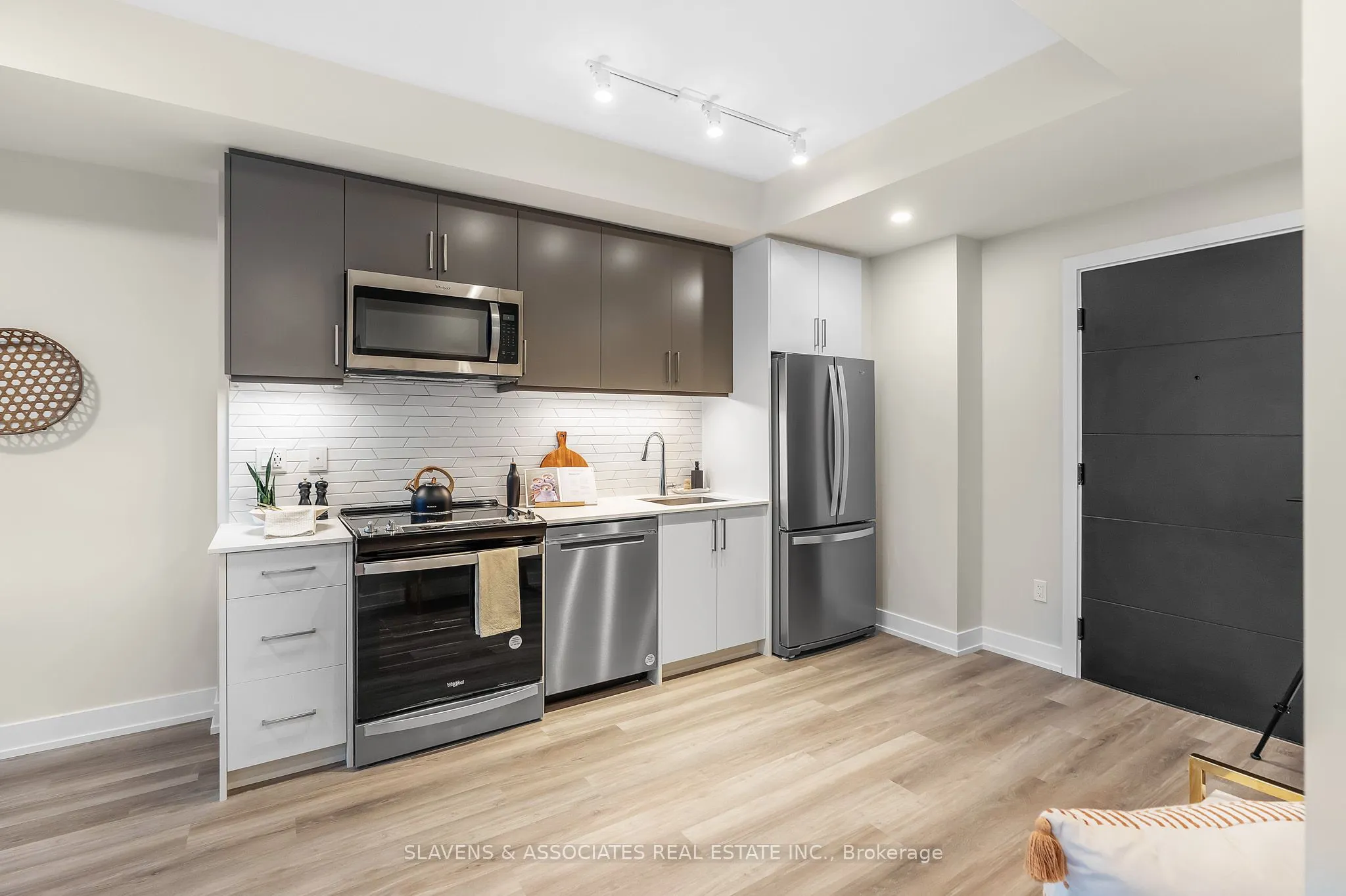 41 Johnson Street, #1104