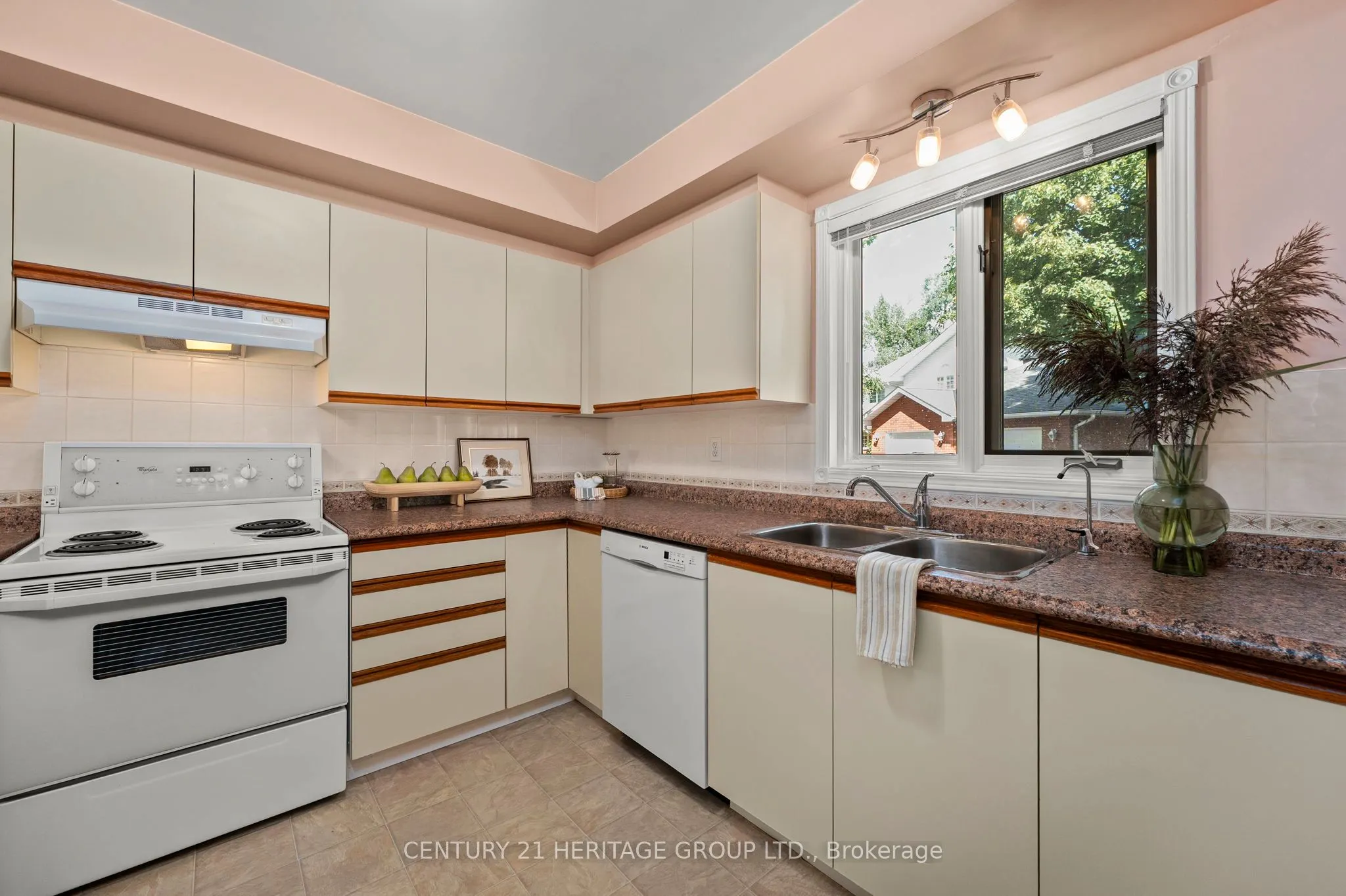 40 Museum Drive, #408