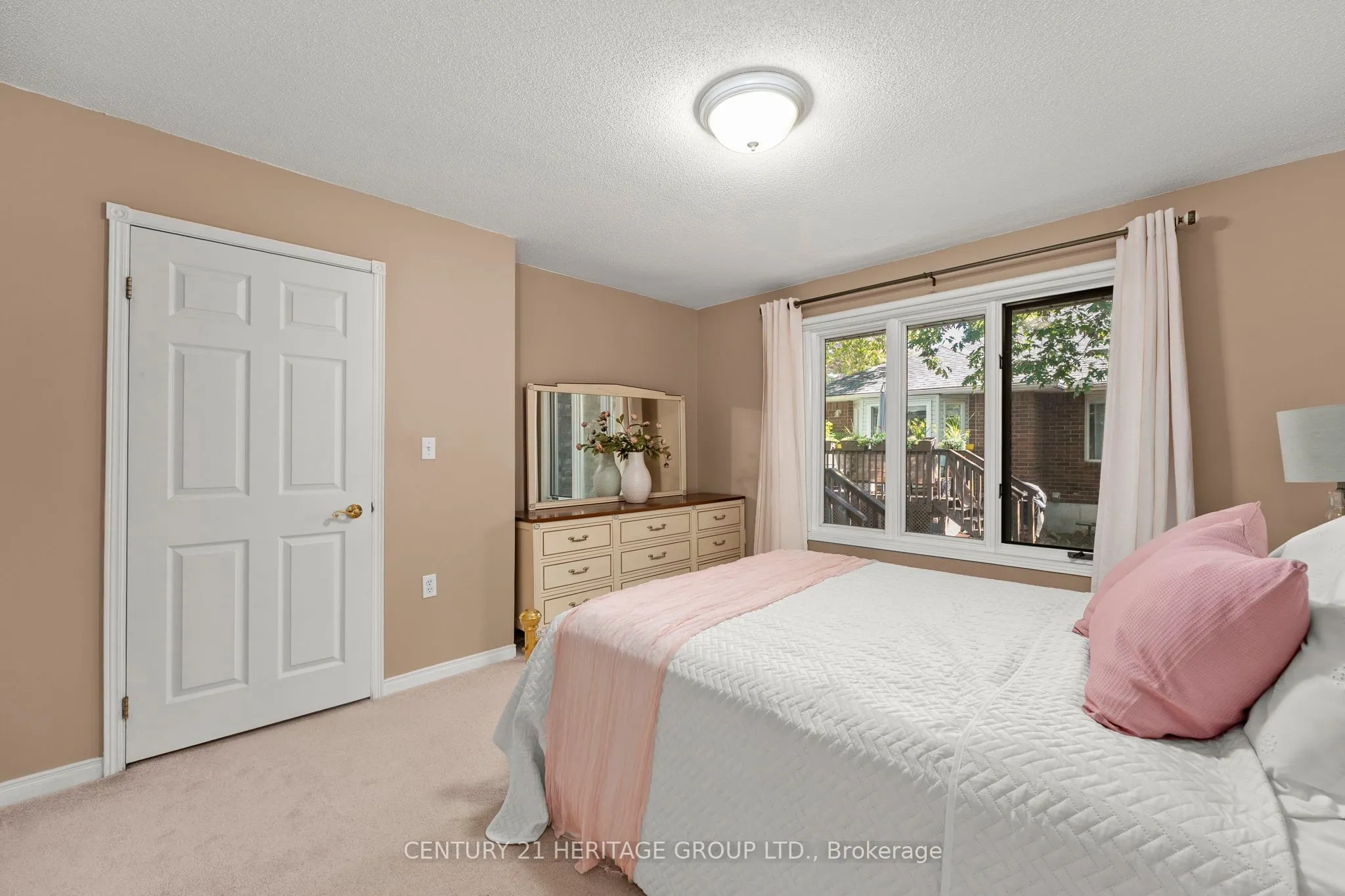 40 Museum Drive, #408