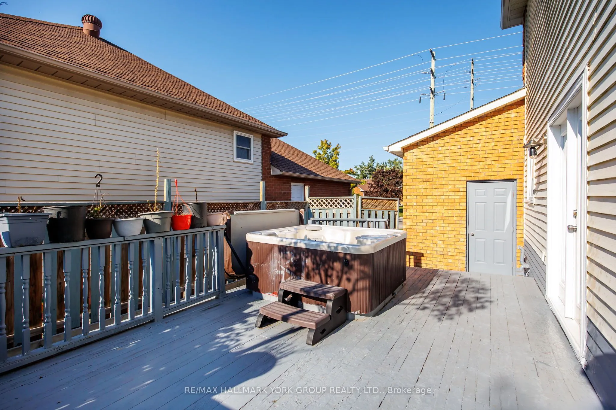 392 Anne Street N