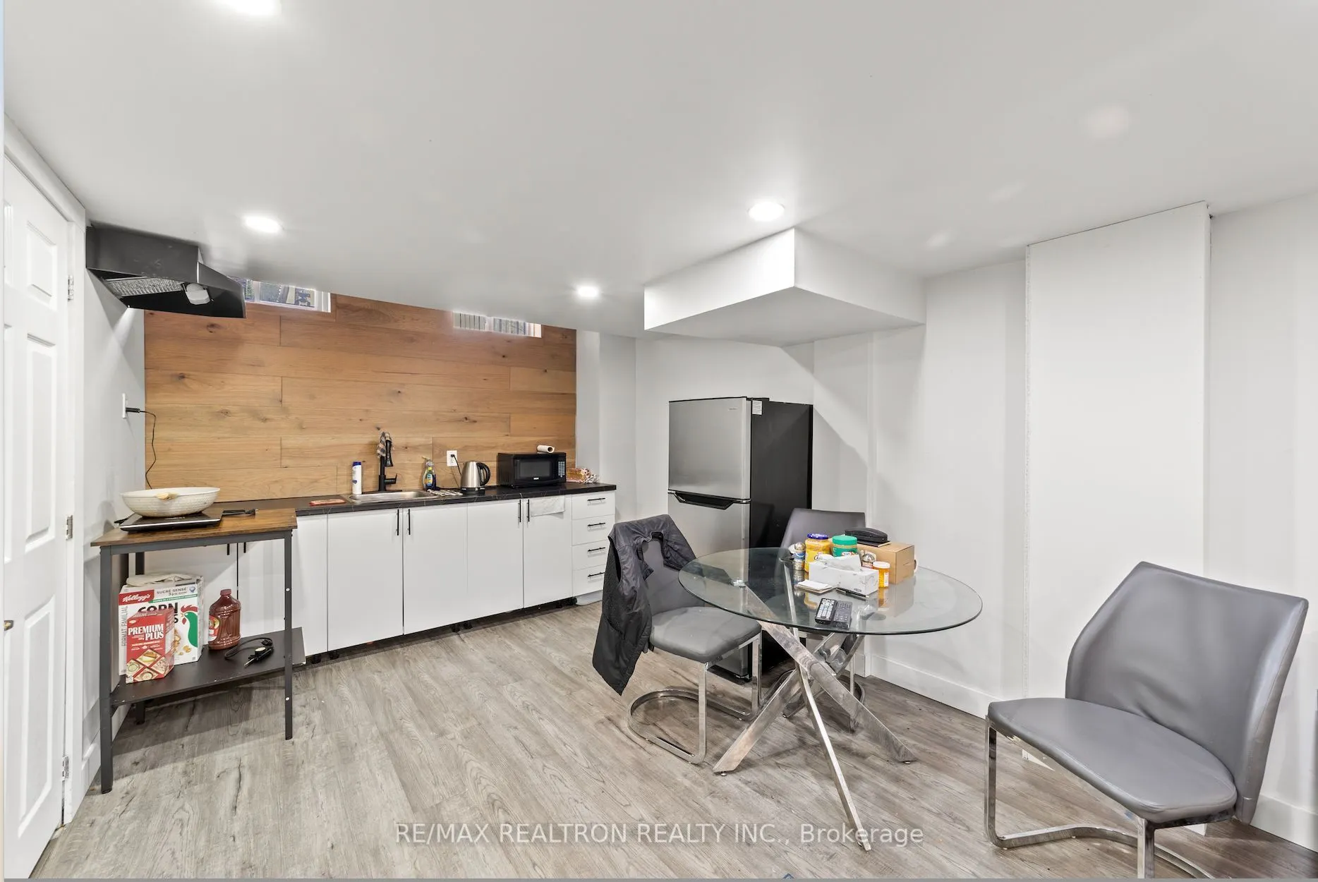 24 Succession Crescent