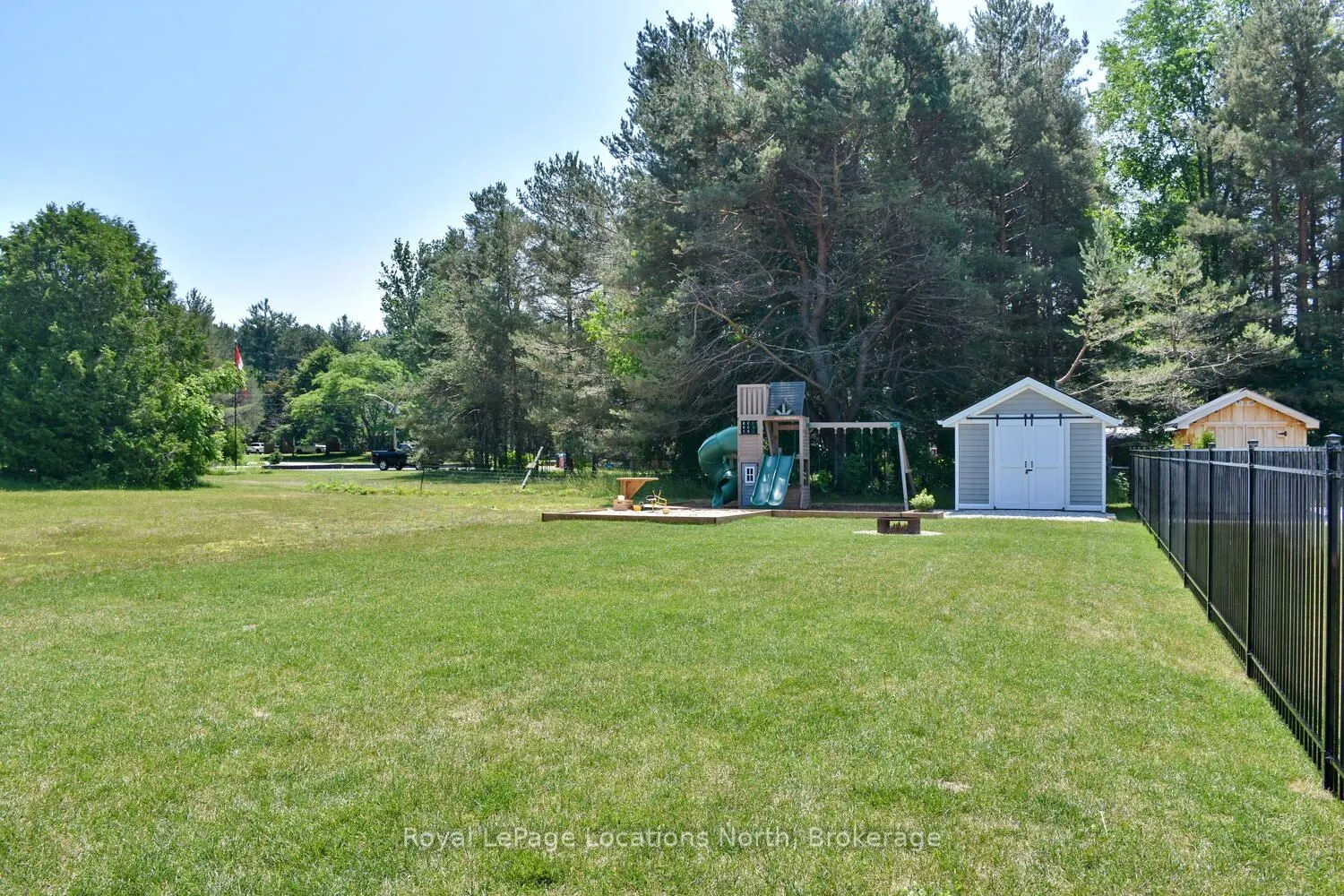 11 LOCKE Avenue