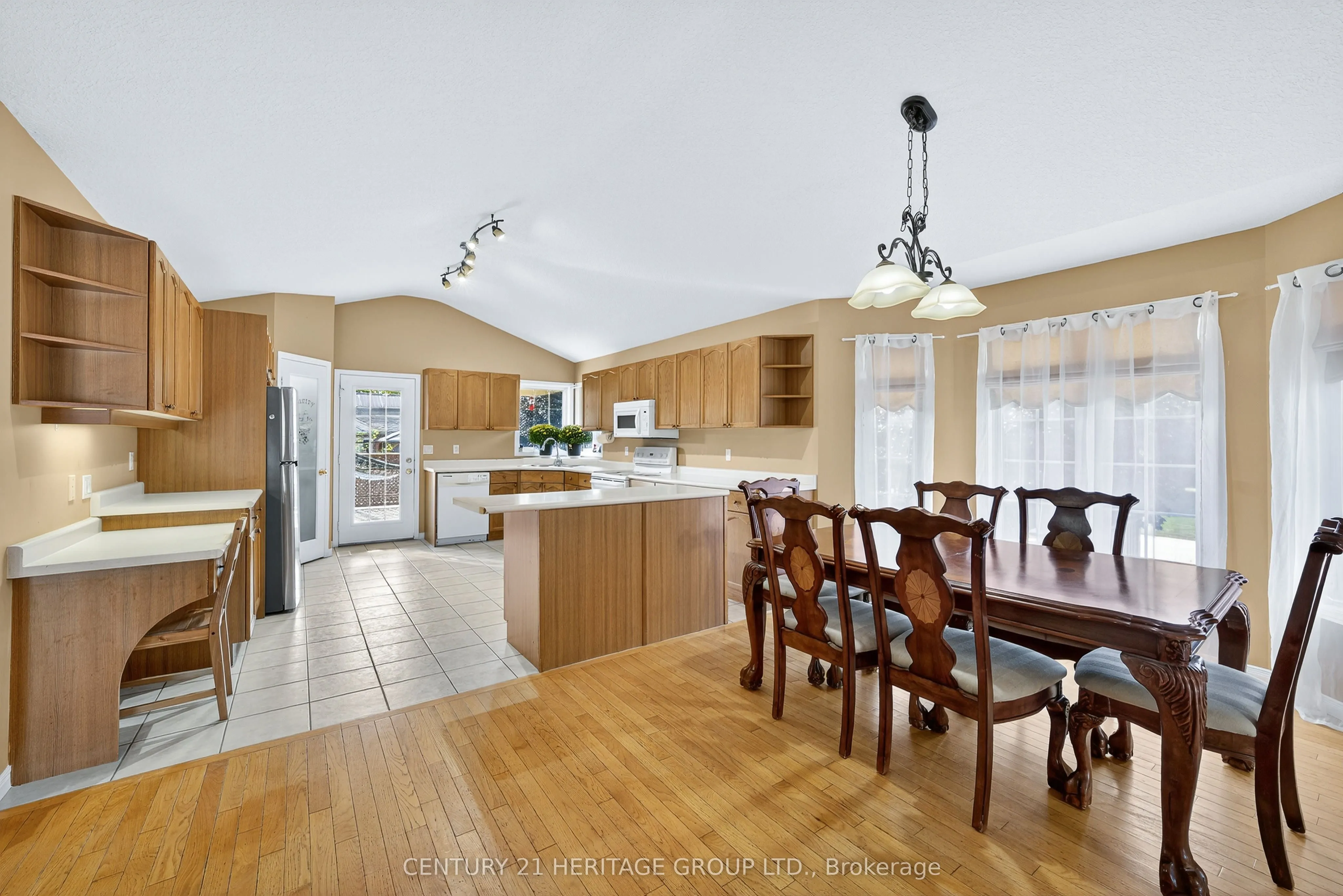 250 Kathleen Crescent