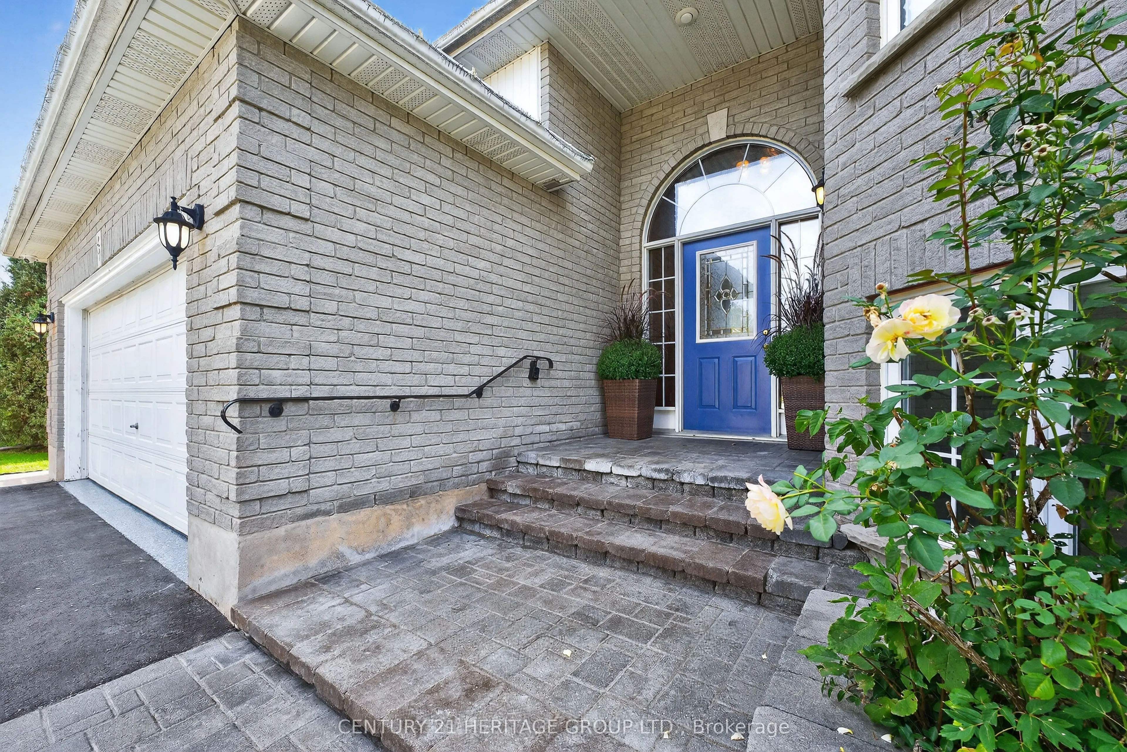 250 Kathleen Crescent